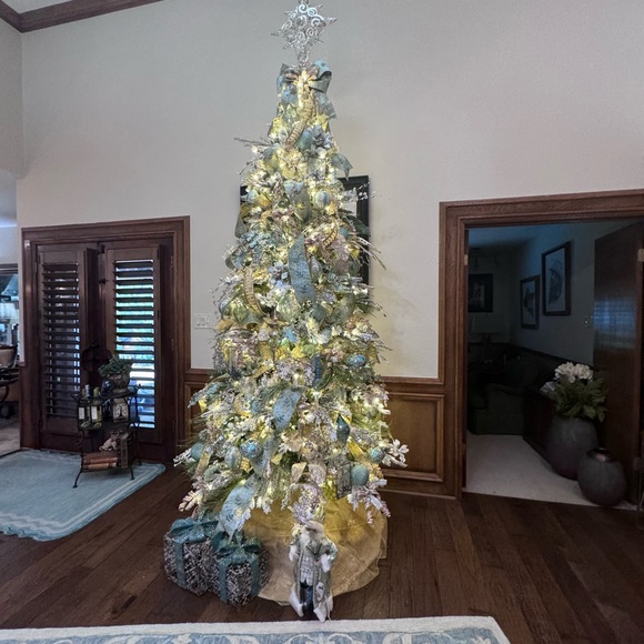 North Star Tree Topper - Picture 3 of 3